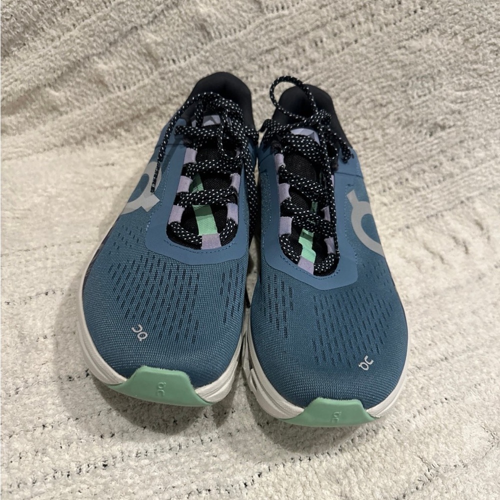 On Cloudmonster Running Shoe - image 3